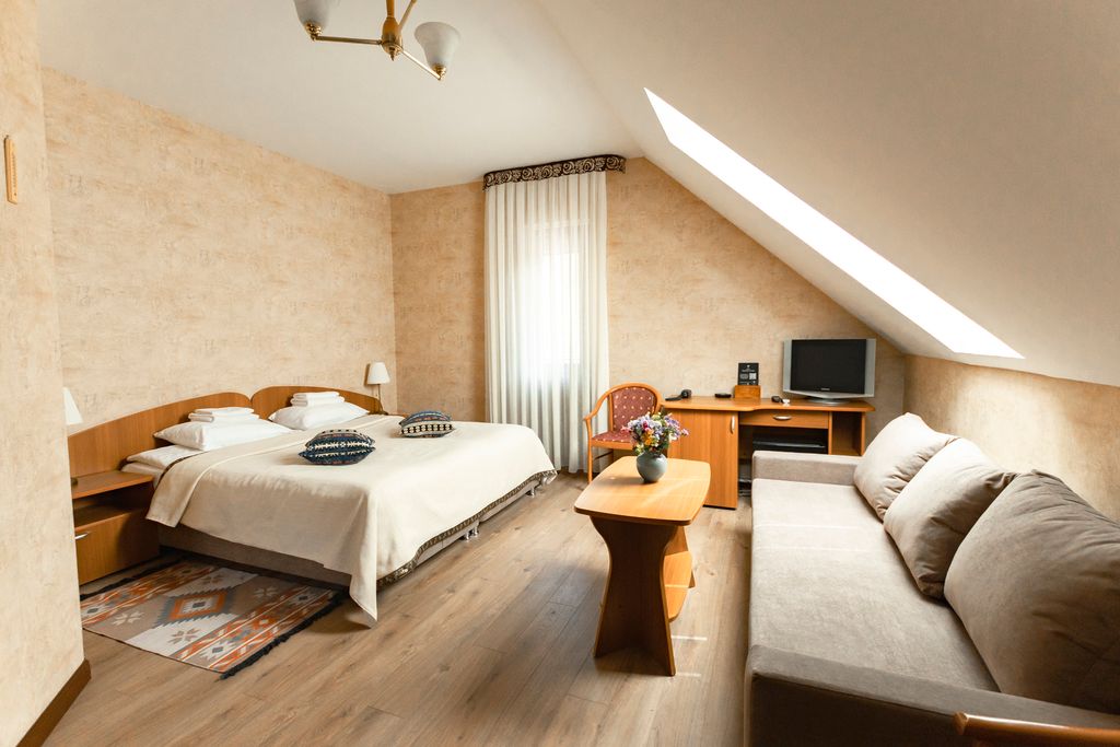 Времена года Чегет — Двухместный номер с 1 кроватью улучшенный