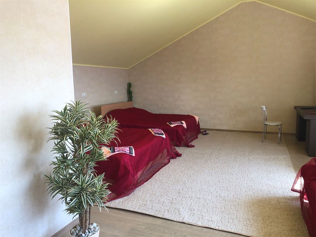 Буссе хаус — Четырёхместный номер улучшенный с 2 отдельными кроватями