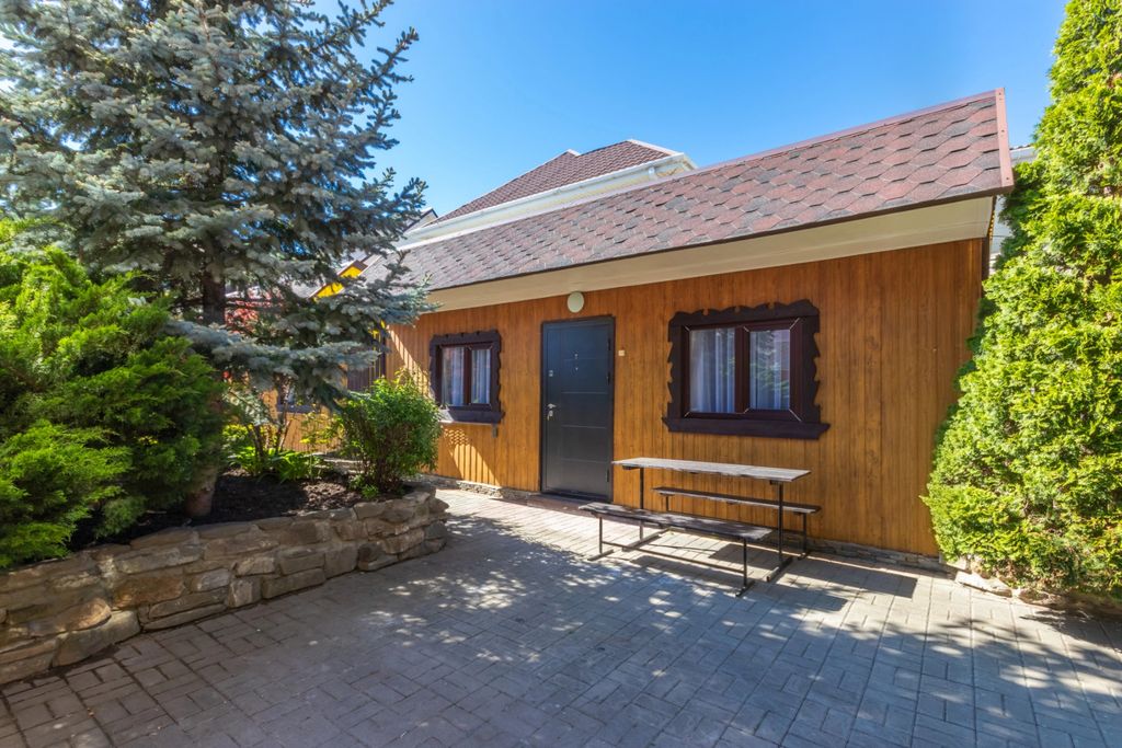 Рыжий Ап на Морской — Семейный номер Домик шестиместный двухкомнатный