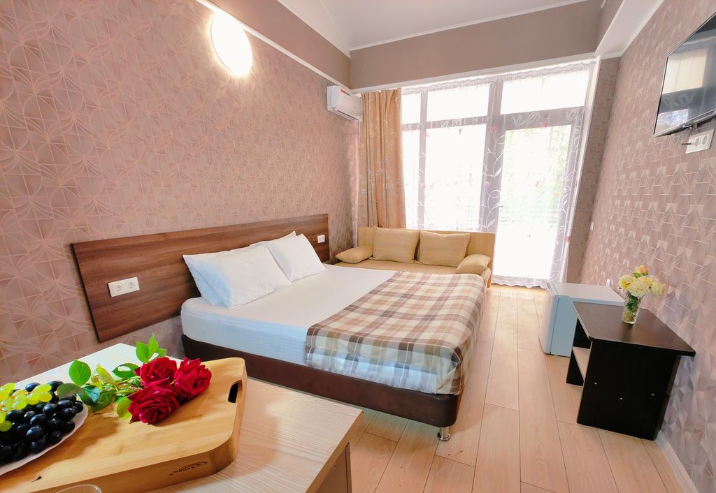 Уральские Самоцветы — Четырёхместный номер комфорт с общей террасой