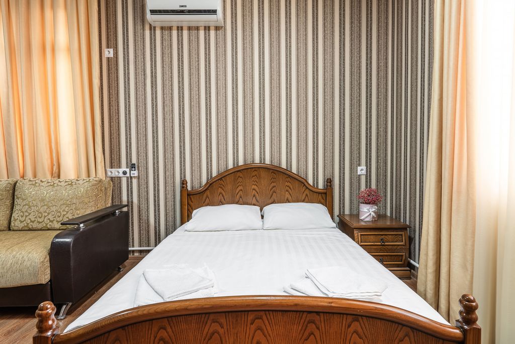 Солнечный — Семейный номер комфорт с балконом