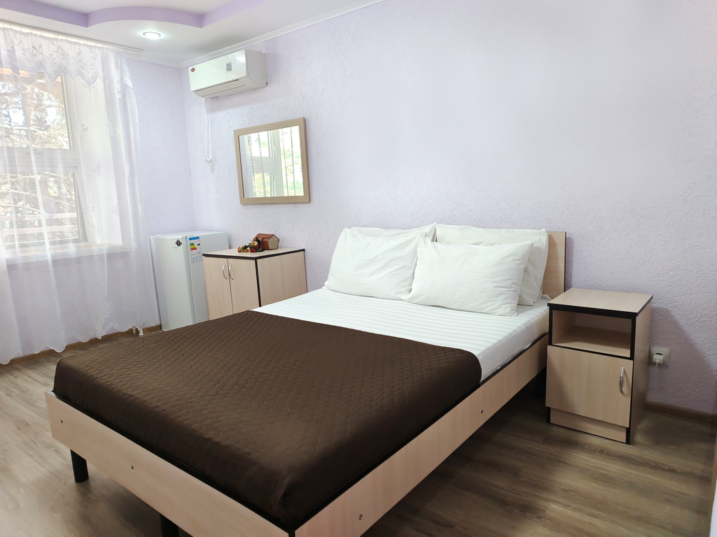 Уральские Самоцветы — Четырёхместный номер двухкомнатный без балкона