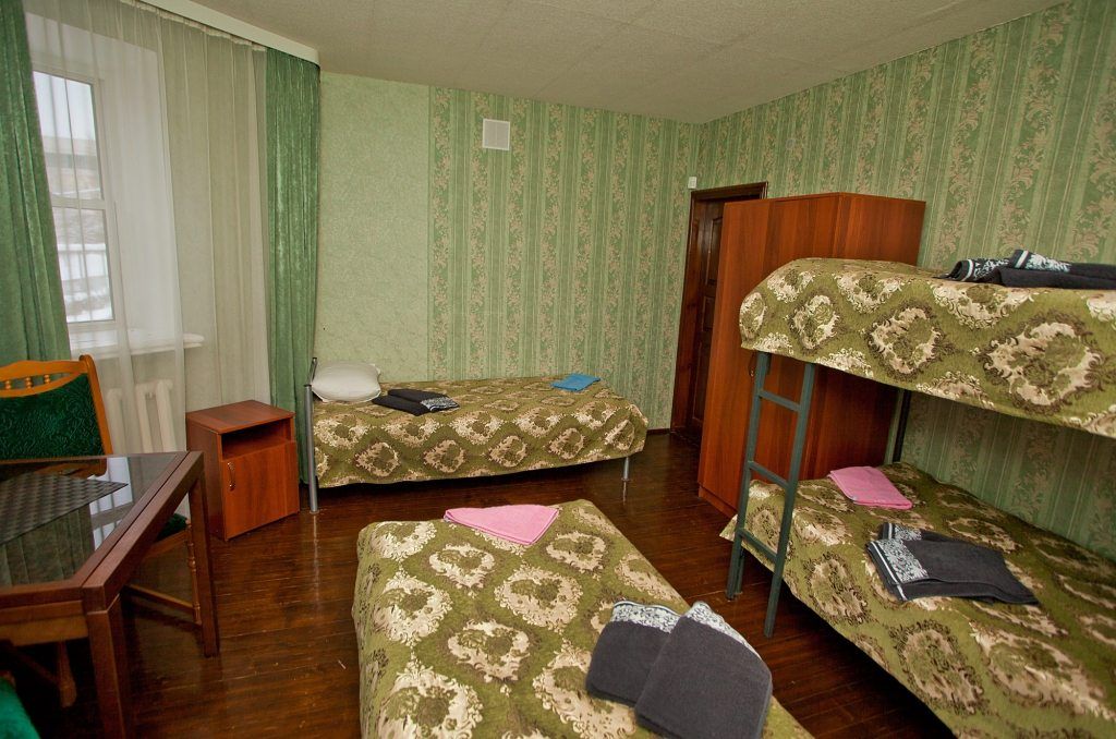 Центральная усадьба — Четырёхместный номер эконом семейный №1