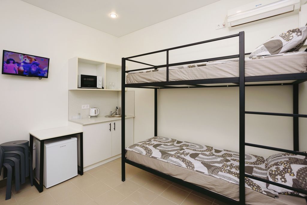 Гоголя 12 — Четырёхместный номер эконом с видом на город