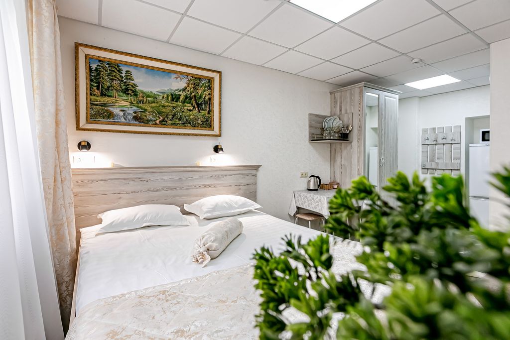 Лидер Отель — Четырёхместный номер улучшенный номер