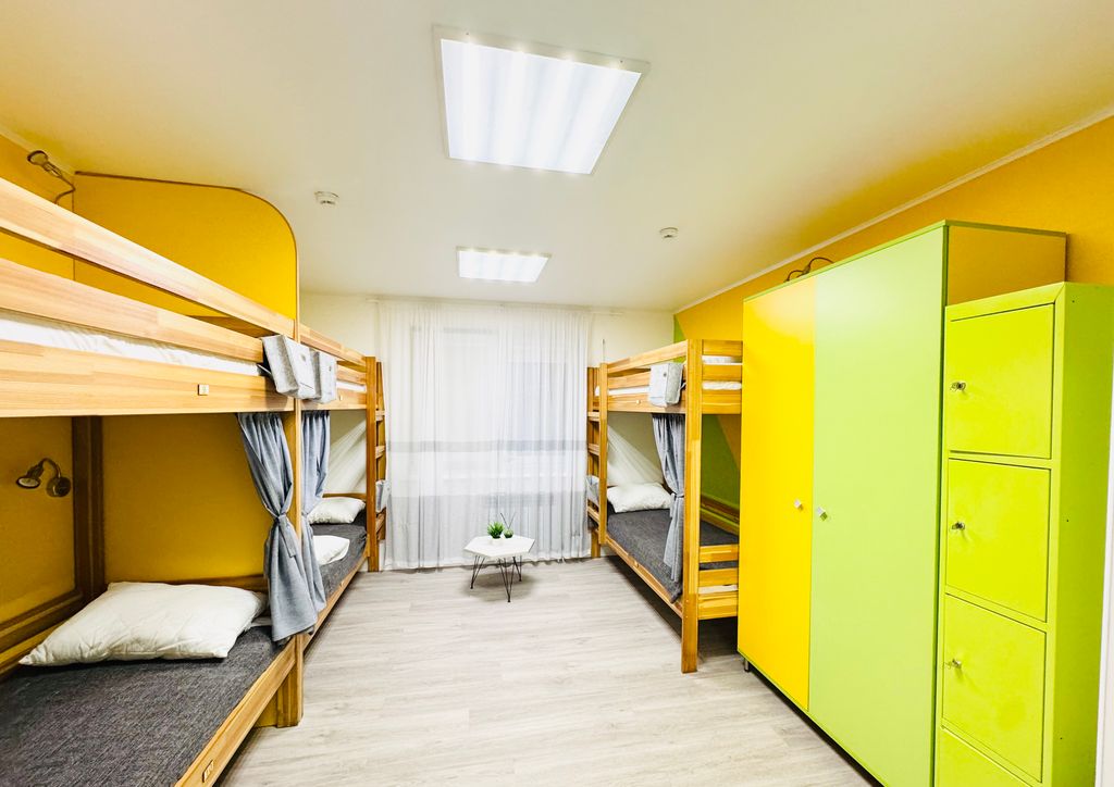 Party and Sun — Многоместный смешанный номер (койко-место в многоместном номере)