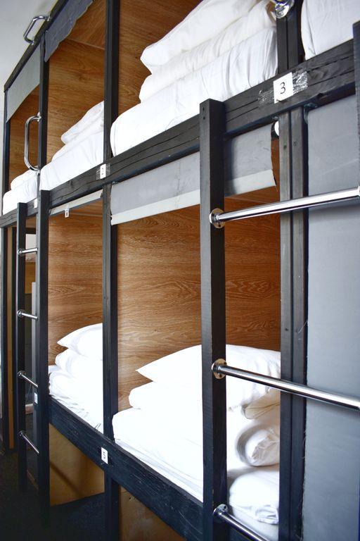 BookCase — Многоместный женский номер Капсула в 7-местном