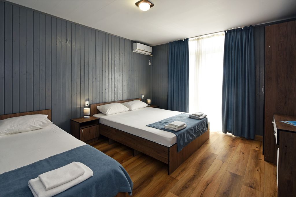 На Море — Трёхместный номер Студия (2 комнатный трехместный) номер