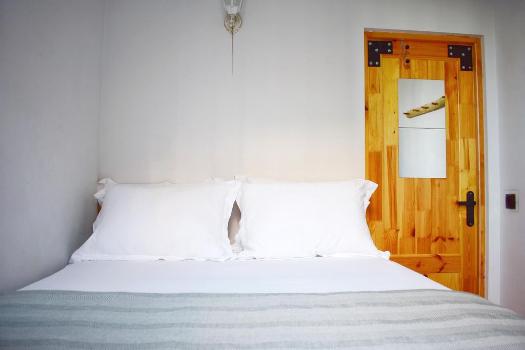 BookCase — Двухместный номер с 1 кроватью эконом с общей ванной комнатой