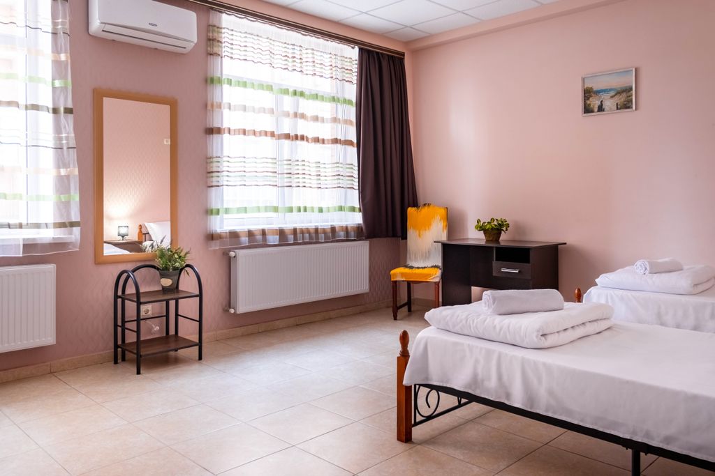 Слон — Четырёхместный номер комфортный и просторный