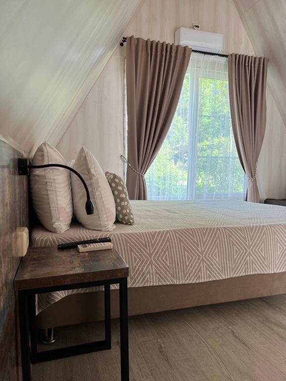 База семейного отдыха "Лунная поляна" — Семейный номер улучшенный с видом на лес