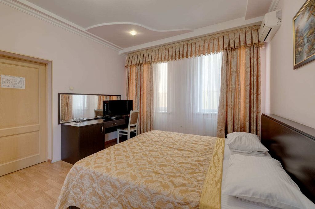 Версаль Майкоп — Двухместный номер с 1 кроватью полулюкс