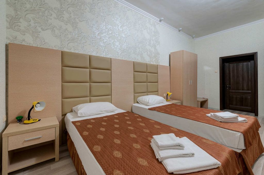 Версаль Майкоп — Двухместный номер с 2 отдельными кроватями стандарт