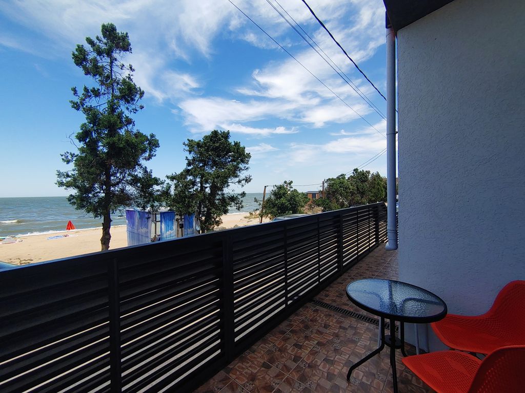 Red fox — Апартаменты С видом на море