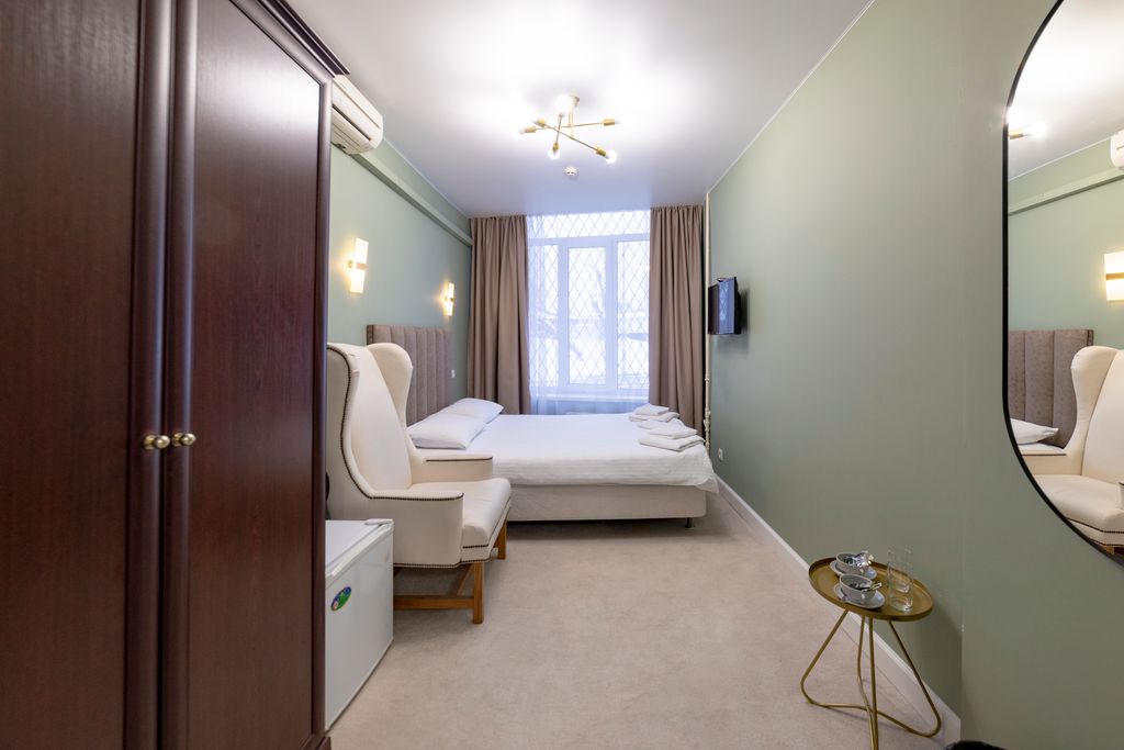 Гости — Двухместный номер с 1 кроватью стандарт 2 категории, № 5 с общим санузлом на 2 номера