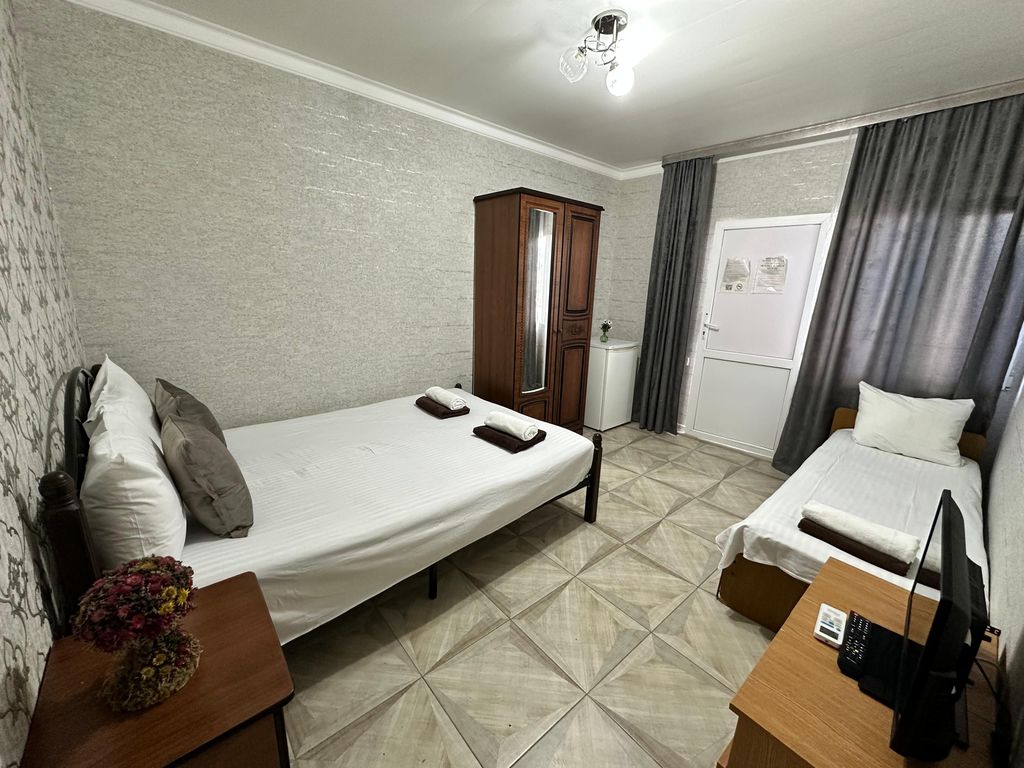 Адрианна — Трёхместный номер стандарт