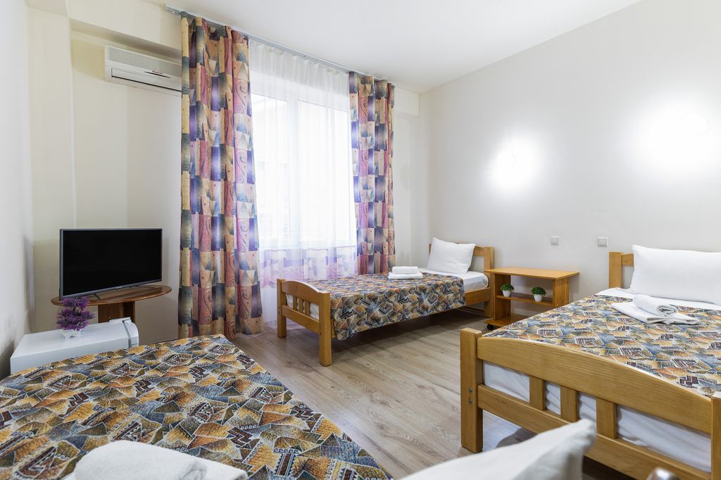 Светлый — Трёхместный номер  комфорт