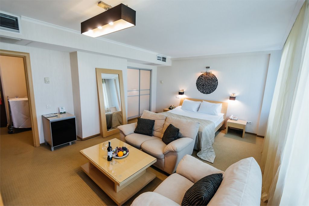 Don-Plaza — Двухместный номер с 1 кроватью джуниор Сьют