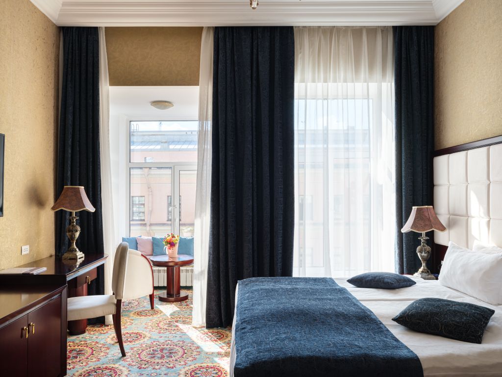 Nevskiy Eclectic — Двухместный номер с 1 кроватью Делюкс с эркером