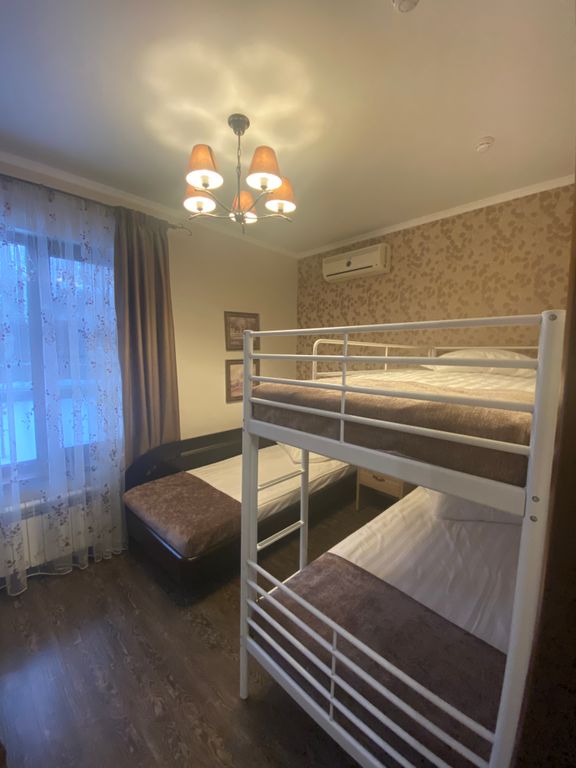 Восьмая миля — Трёхместный номер стандарт