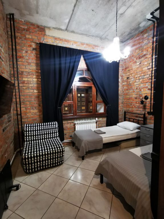 Ягель Лофт — Трёхместный номер VIP 1 *  с санузлом