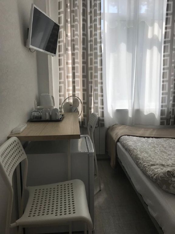 Стокгольм — Двухместный номер с 1 кроватью небольшой с двуспальной кроватью и общей ванной комнатой