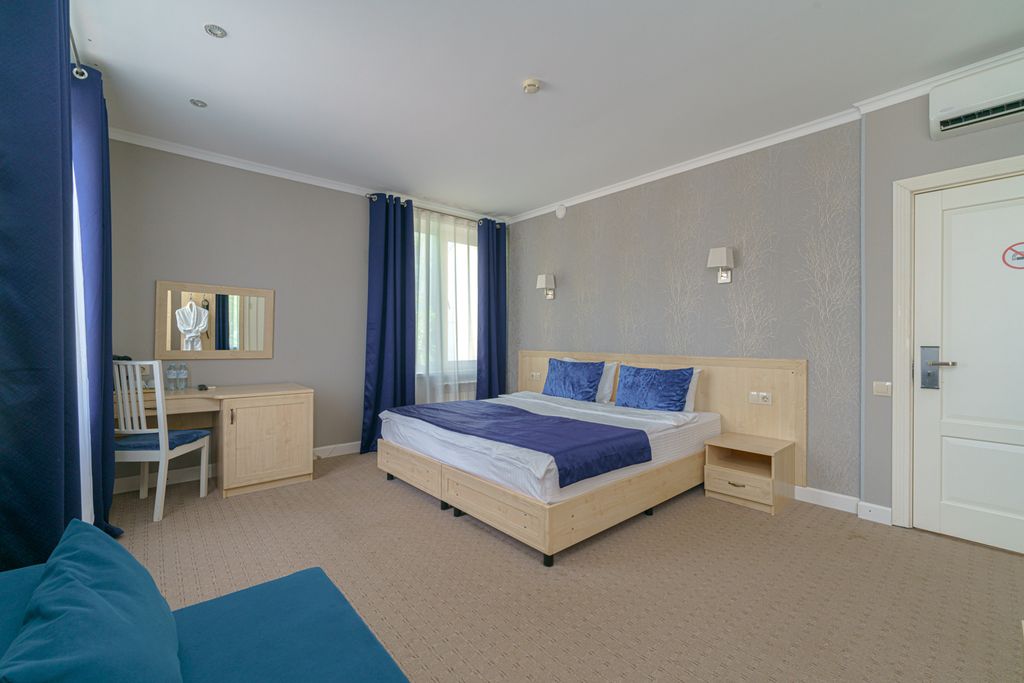 Мира — Трёхместный номер улучшенный