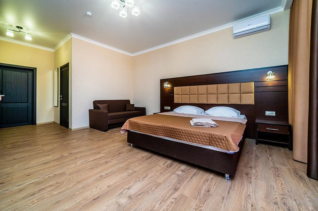 Анжелика — Четырёхместный номер Семейный без балкона