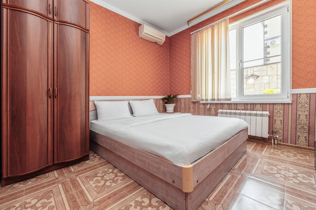 На Листопадной — Трёхместный номер улучшенный