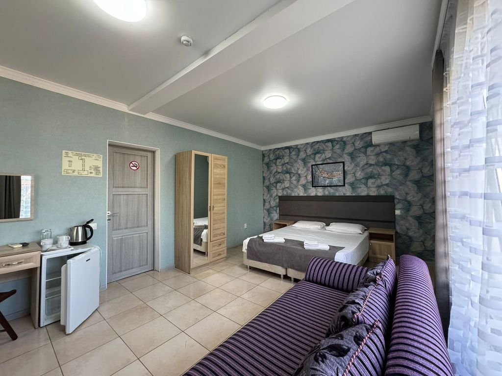 Тростник — Четырёхместный номер стандарт