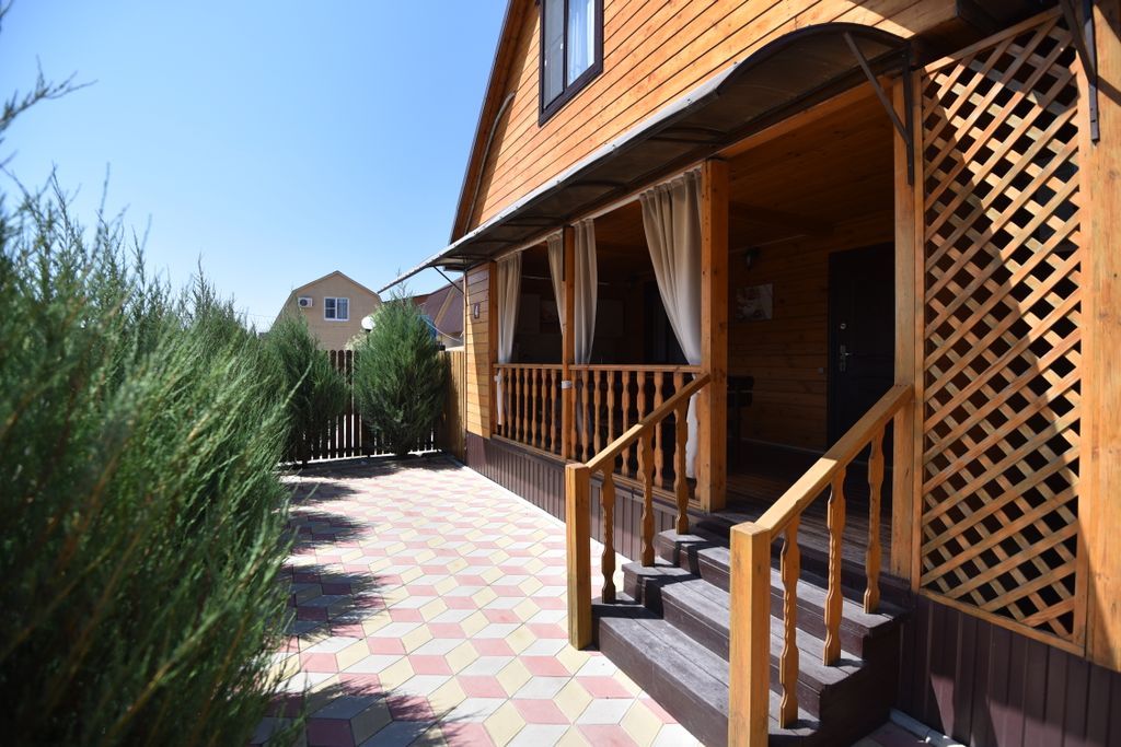 Эко-Комплекс Солнечный дом — Дом с видом на детскую площадку и бассейн (2 спальни смежные)