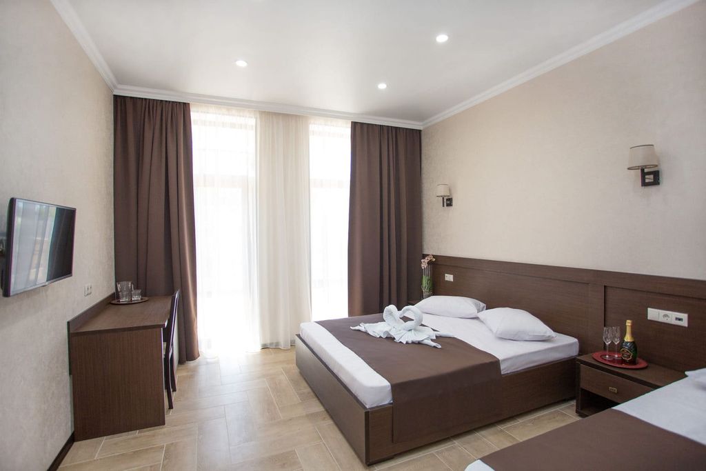 Coral — Трёхместный номер стандарт