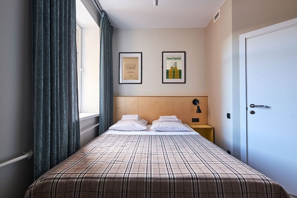 Друзья на Фонтанке — Трёхместный номер с диваном