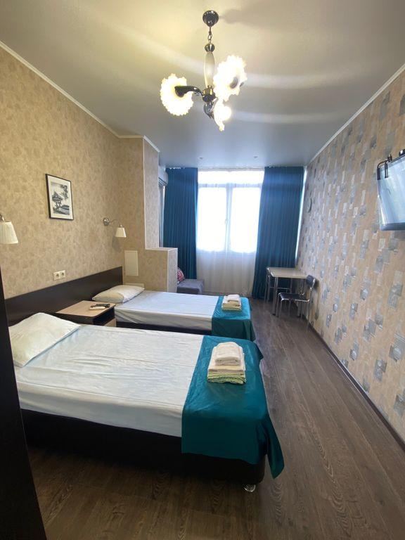 Joy Apartments — Трёхместный номер с кухонной зоной