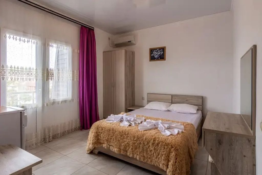 Николетта — Семейный номер двухкомнатный