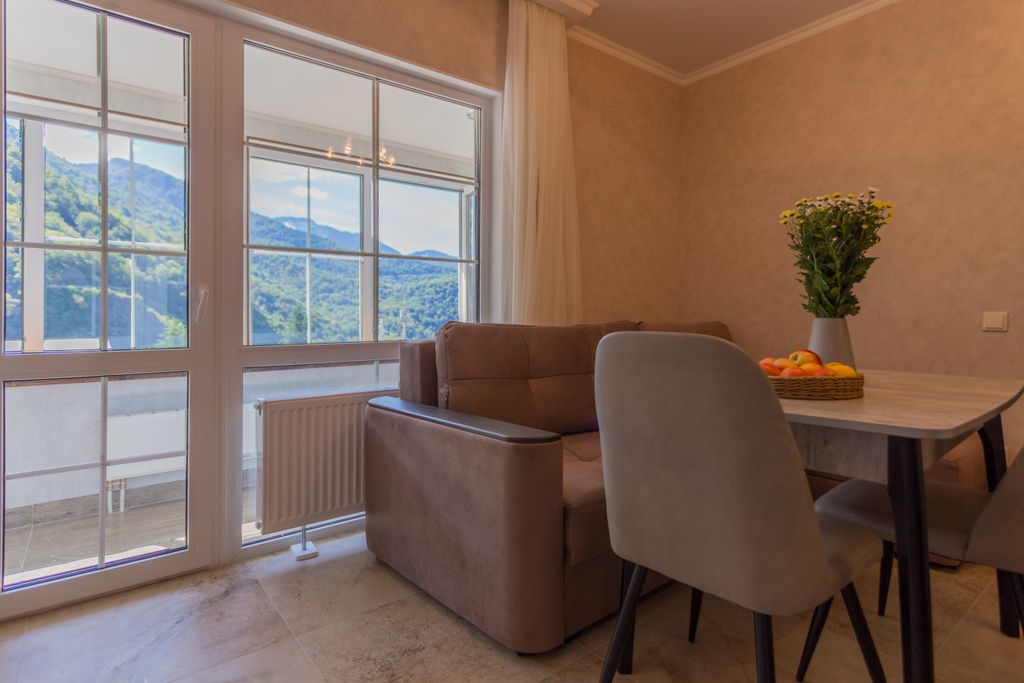 Апарт Гости — Апартаменты люкс с лоджией