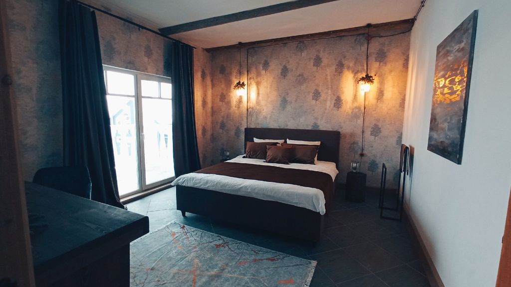 Суворова, 26 — Трёхместный номер люкс с балконом