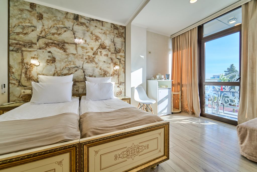 Амбассадор — Двухместный номер с 1 кроватью или 2 односпальными кровати комфорт Панорама