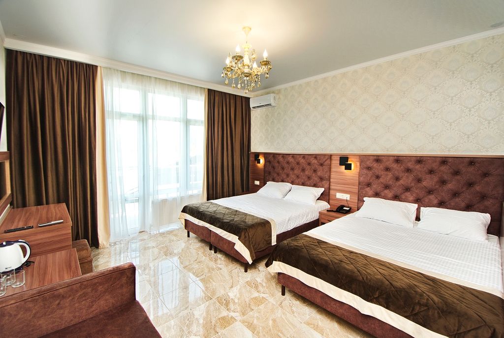 Grand Sofia (Гранд София) — Семейный номер Пятиместный номер с балконом