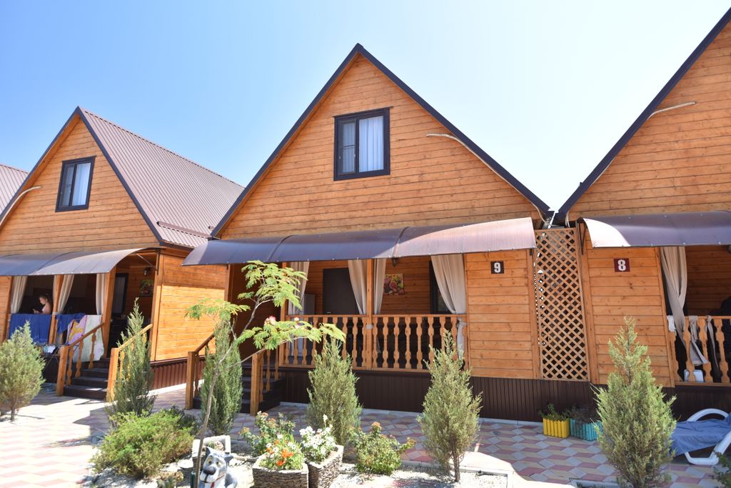 Эко-Комплекс Солнечный дом — Дом с видом на детскую площадку и бассейн (3 спальни смежные)