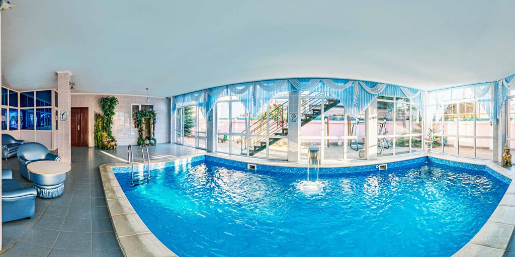 Нелли — Трёхместный номер комфорт с балконом 3м