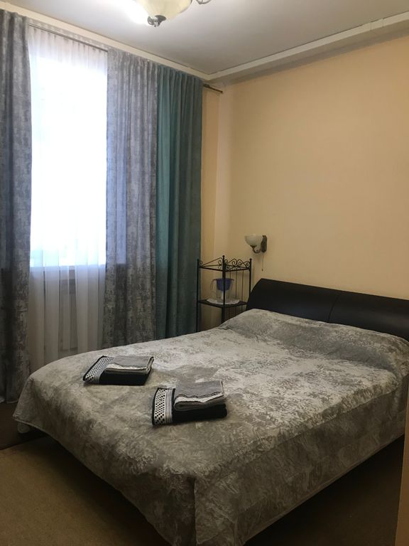 Персона — Двухместный номер с 1 кроватью комната в трехкомнатной квартире