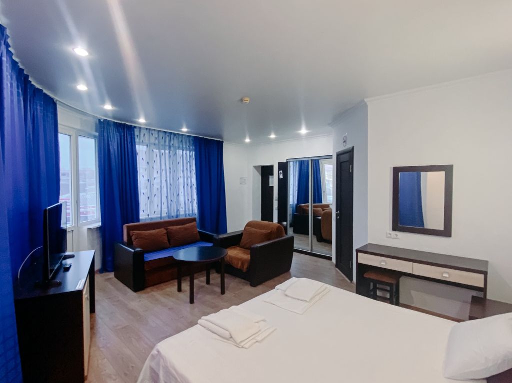 Каравелла — Семейный номер стандарт с балконом