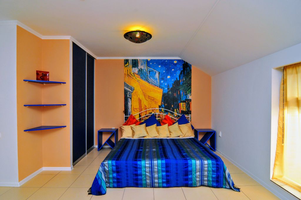 У Верблюжьих горбов — Четырёхместный номер в мансарде Кафе