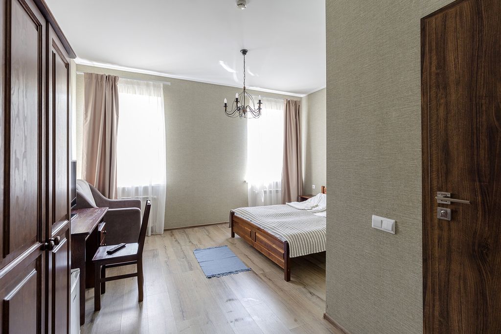 Жемчужина — Трёхместный номер улучшенный с 1 кроватью