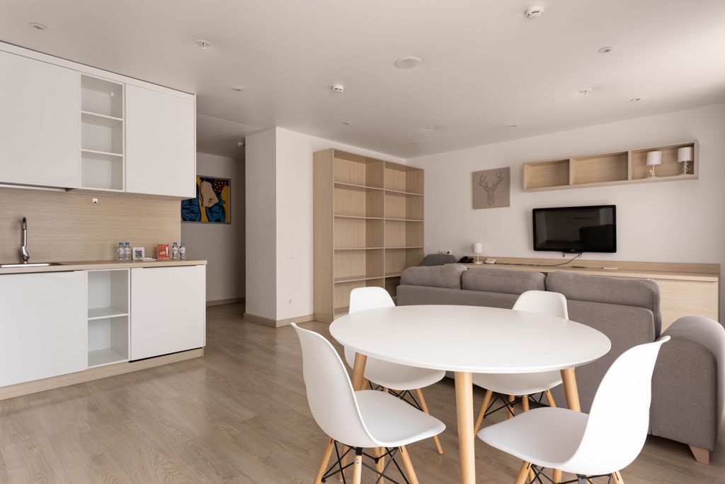 YES Марата — Апартаменты люкс премиум (первая категория)