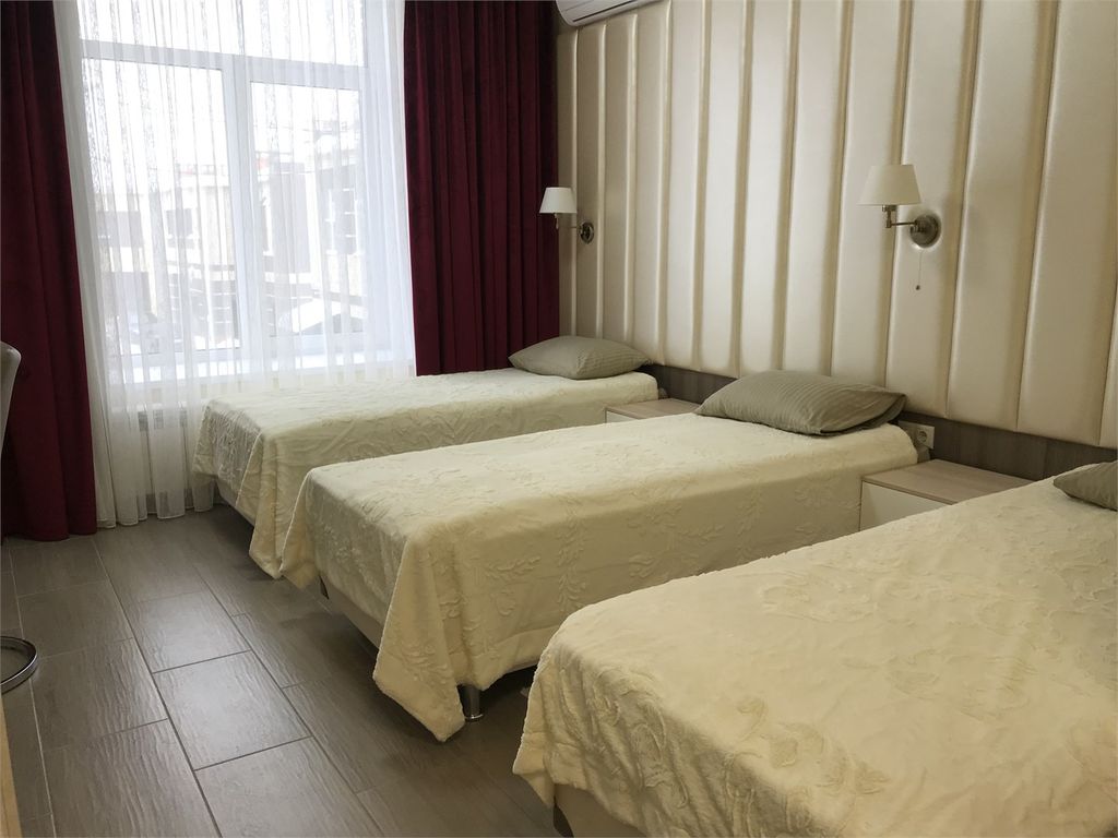 Вернисаж — Трёхместный номер стандарт