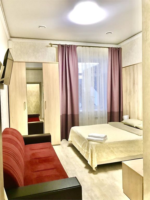 Вернисаж — Двухместный номер с 1 кроватью стандарт семейный 2+1