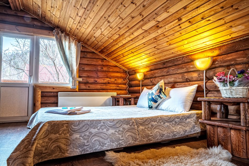 Альпийское Эхо - эко отель в горах Алтая — Четырёхместный номер семейный двухкомнатный люкс с видом на горы и реку