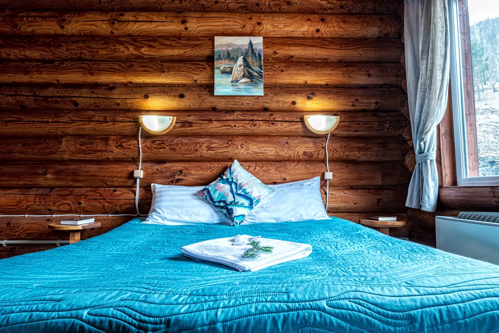 Альпийское Эхо - эко отель в горах Алтая — Семейный номер полулюкс с телевизором и видом на горы